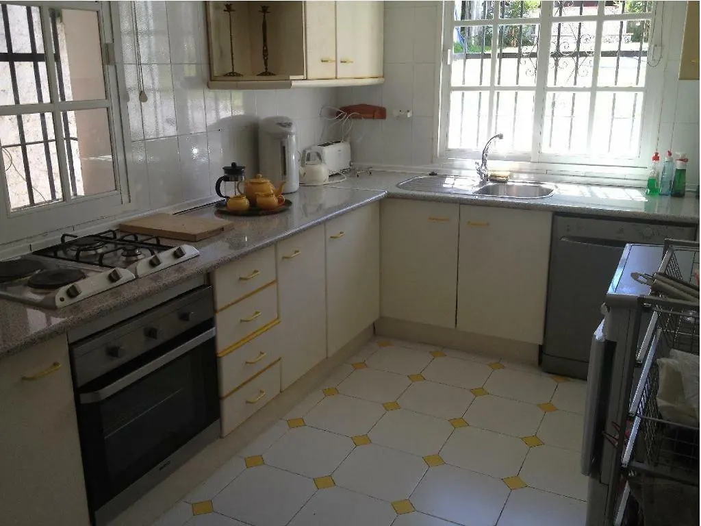 מארבלה Private Villa With Pool, 3 Bedrooms, 2 Bathrooms, Jacuzzi, Garage 2 Cars, Close Beach, Bbq 0*,